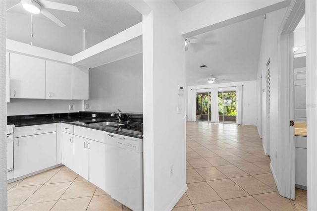630 N JEFFERSON AVENUE 19, Sarasota, FL 34237