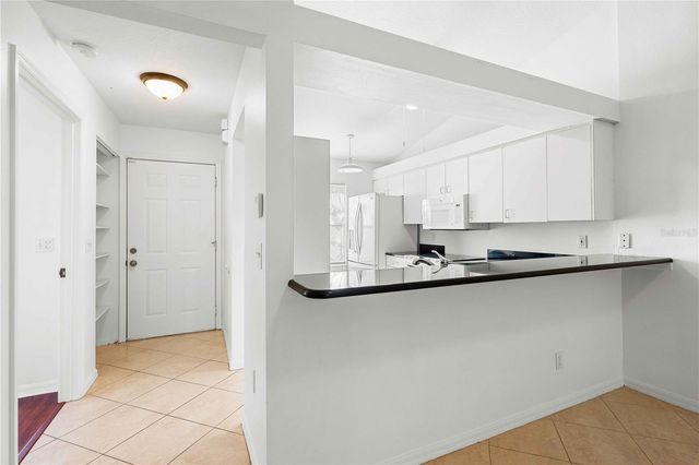 630 N JEFFERSON AVENUE 19, Sarasota, FL 34237