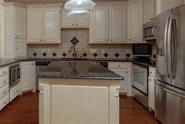 603 Runaway Bay Drive, Runaway Bay, TX 76426