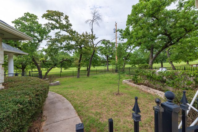 603 Runaway Bay Drive, Runaway Bay, TX 76426