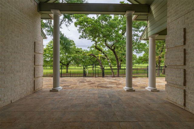 603 Runaway Bay Drive, Runaway Bay, TX 76426