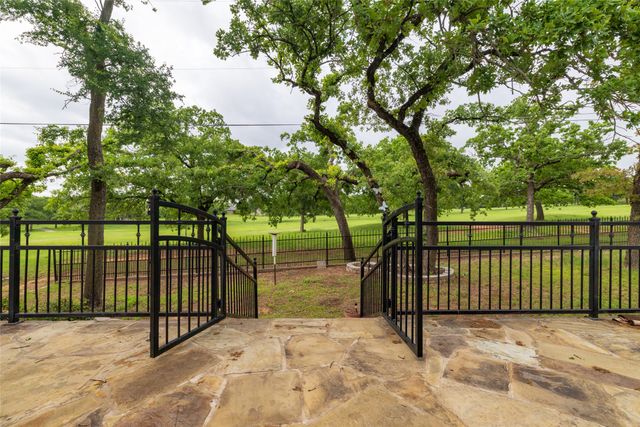 603 Runaway Bay Drive, Runaway Bay, TX 76426