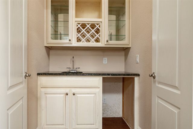 603 Runaway Bay Drive, Runaway Bay, TX 76426