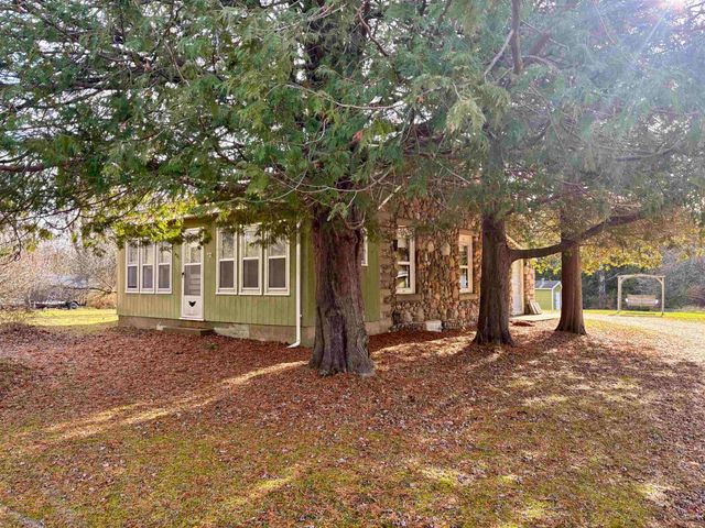 421 W Washington Road, Farwell, MI 48622