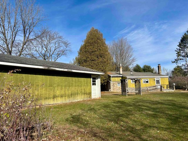 421 W Washington Road, Farwell, MI 48622