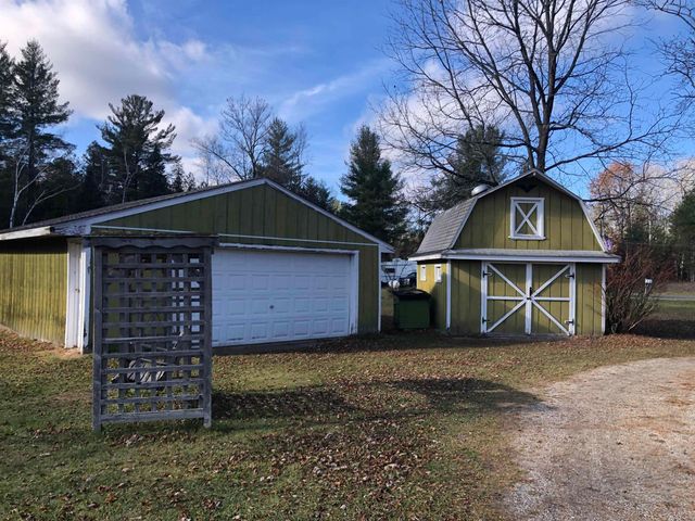 421 W Washington Road, Farwell, MI 48622