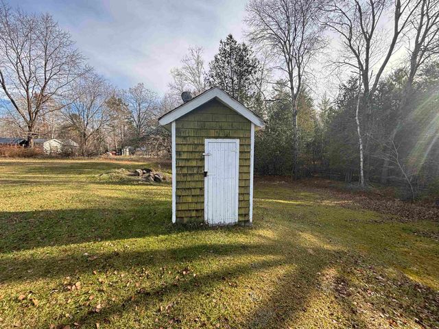 421 W Washington Road, Farwell, MI 48622