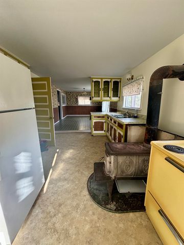 421 W Washington Road, Farwell, MI 48622