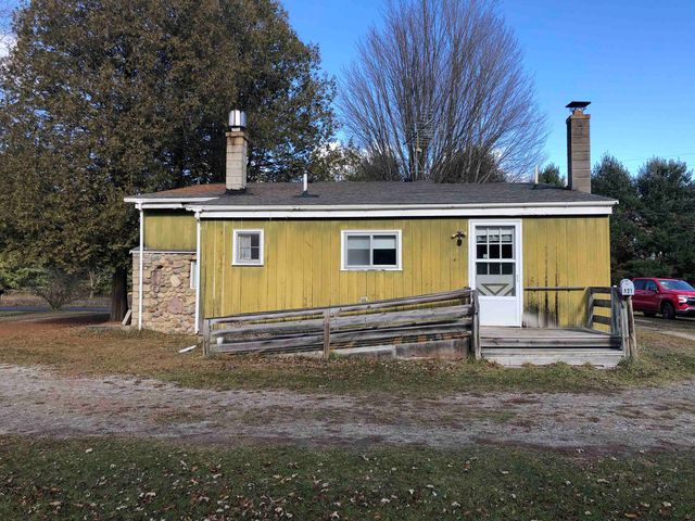 421 W Washington Road, Farwell, MI 48622
