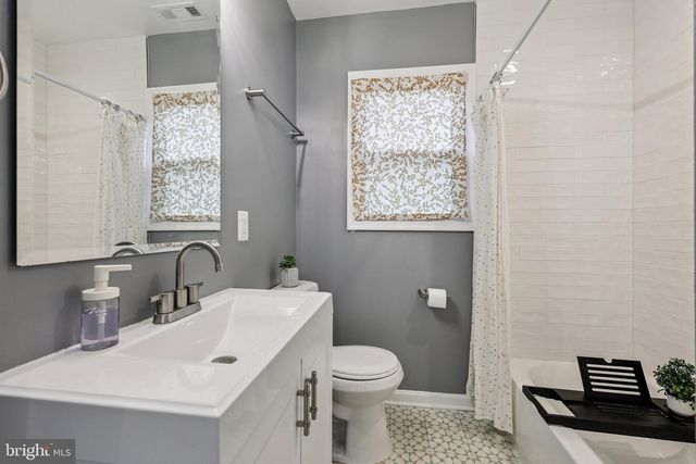 1404 BEAVER HEIGHTS LN, Capitol Heights, MD 20743