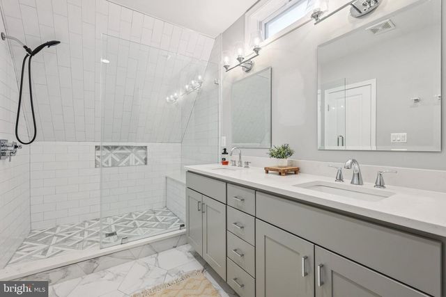 1404 BEAVER HEIGHTS LN, Capitol Heights, MD 20743