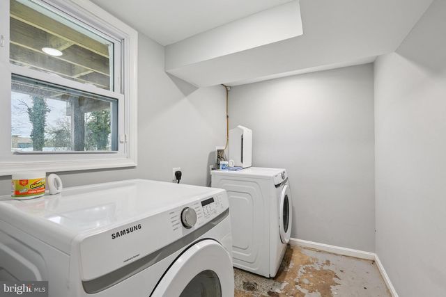 1404 BEAVER HEIGHTS LN, Capitol Heights, MD 20743