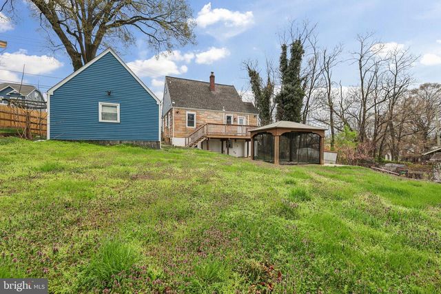 1404 BEAVER HEIGHTS LN, Capitol Heights, MD 20743