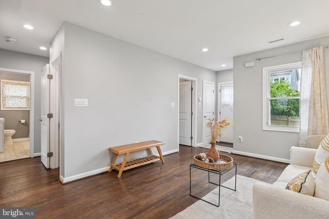 1404 BEAVER HEIGHTS LN, Capitol Heights, MD 20743