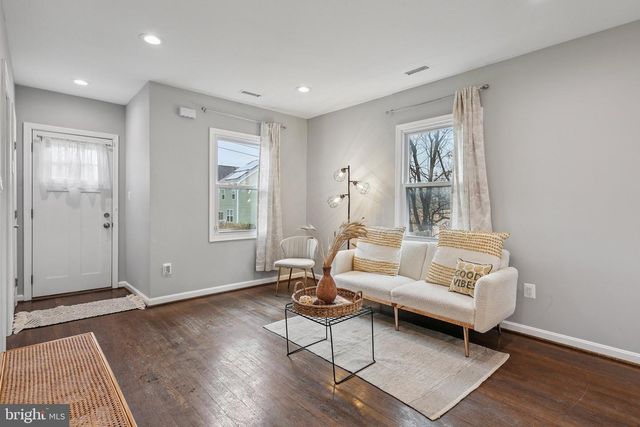 1404 BEAVER HEIGHTS LN, Capitol Heights, MD 20743