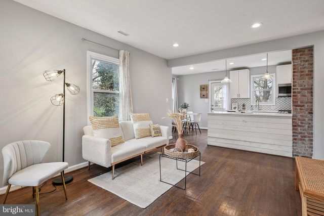 1404 BEAVER HEIGHTS LN, Capitol Heights, MD 20743