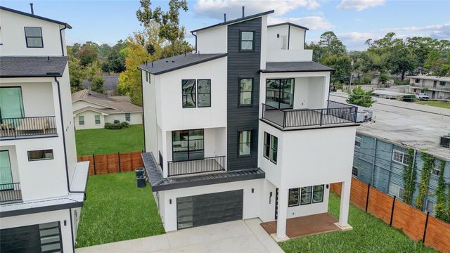 6814 Hartland Avenue, Houston, TX 77055