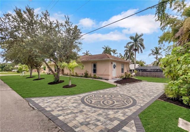 3920 10th ST N, Naples, FL 34103