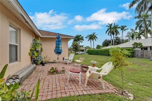 3920 10th ST N, Naples, FL 34103