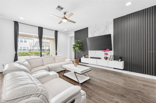 19076 PLANETREE STREET, Orlando, FL 32827