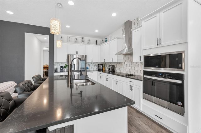 19076 PLANETREE STREET, Orlando, FL 32827