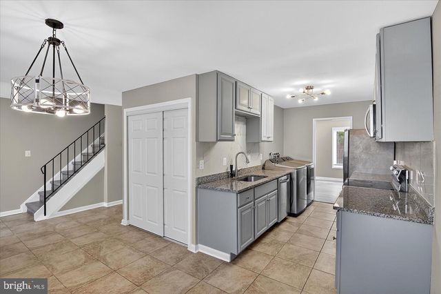 402 RENEAU WAY, Herndon, VA 20170