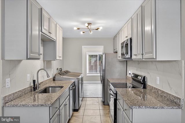 402 RENEAU WAY, Herndon, VA 20170