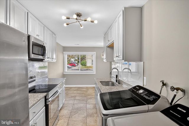 402 RENEAU WAY, Herndon, VA 20170