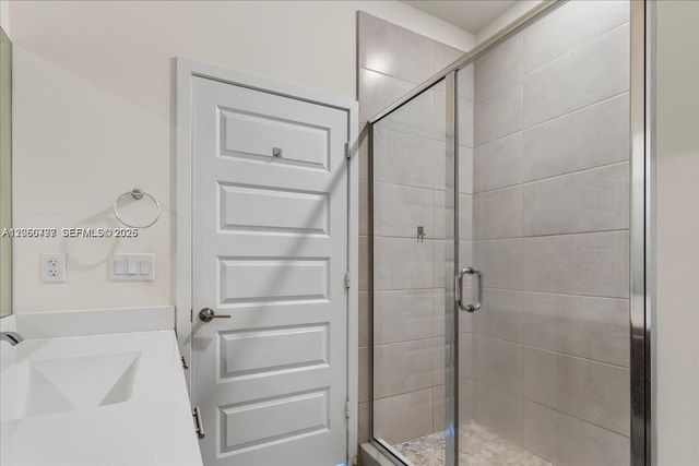 8031 NW 104th Avenue 31, Doral, FL 33178