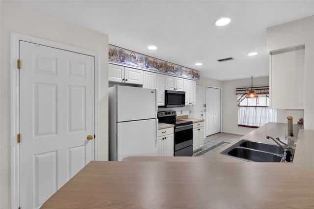 110 MORNING GLORY CIRCLE, Winter Haven, FL 33884