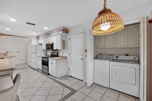 110 MORNING GLORY CIRCLE, Winter Haven, FL 33884