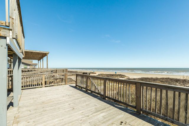 2730 Swan Court, Surfside Beach, TX 77541