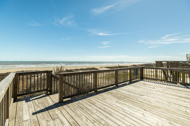 2730 Swan Court, Surfside Beach, TX 77541