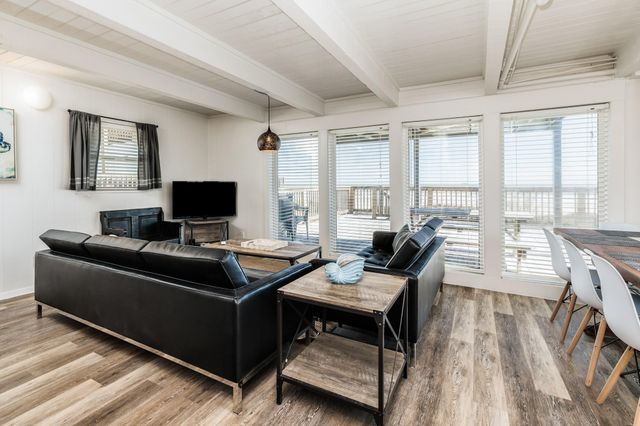 2730 Swan Court, Surfside Beach, TX 77541