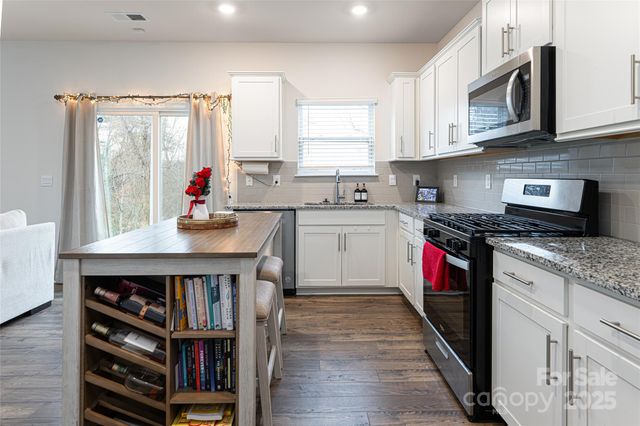 518 Jaca Lane, Arden, NC 28704