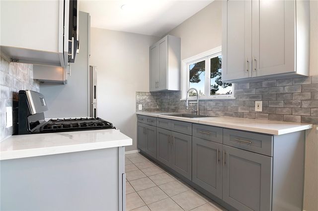 934 Highline Road, Glendale, CA 91205
