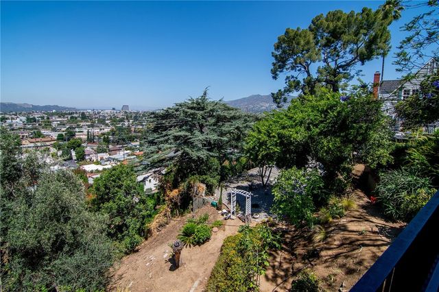 934 Highline Road, Glendale, CA 91205