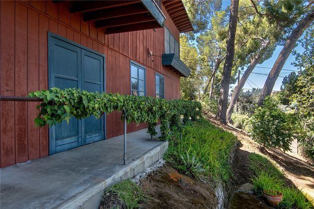934 Highline Road, Glendale, CA 91205