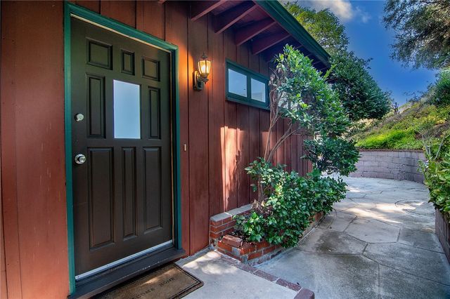 934 Highline Road, Glendale, CA 91205