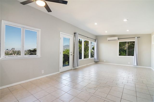934 Highline Road, Glendale, CA 91205