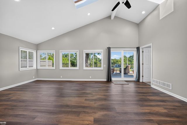 27401 S River Rd Road, Harrison Twp, MI 48045