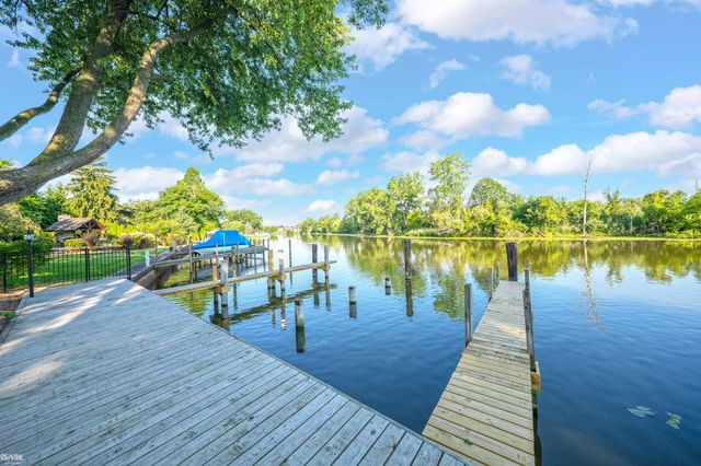 27401 S River Rd Road, Harrison Twp, MI 48045