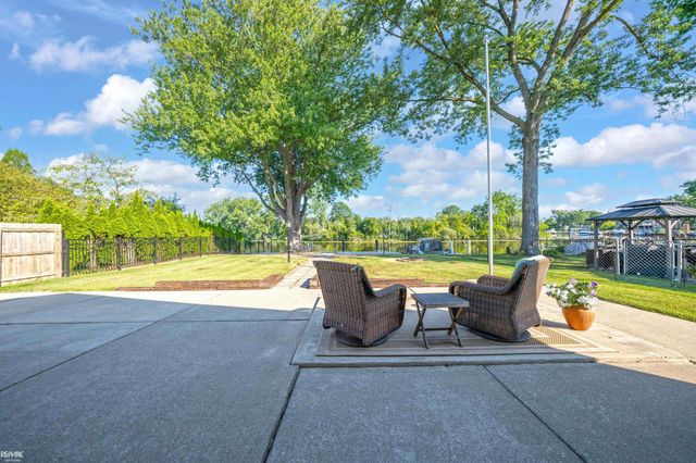 27401 S River Rd Road, Harrison Twp, MI 48045