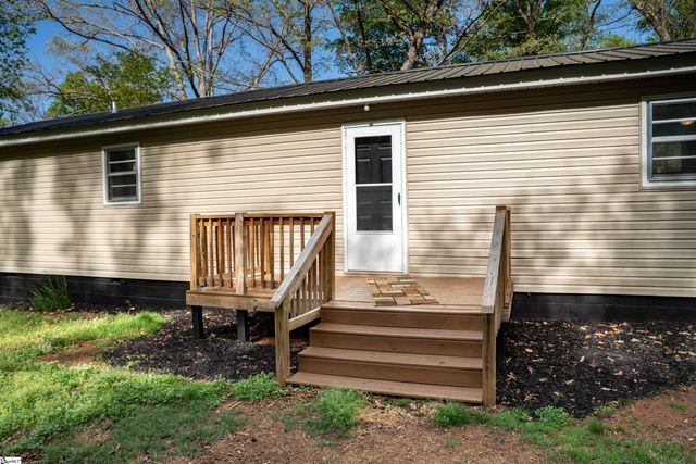 209 Bushy Creek Road, Woodruff, SC 29388
