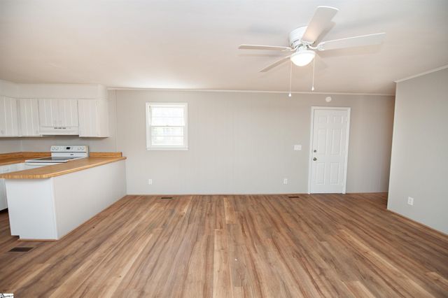 209 Bushy Creek Road, Woodruff, SC 29388