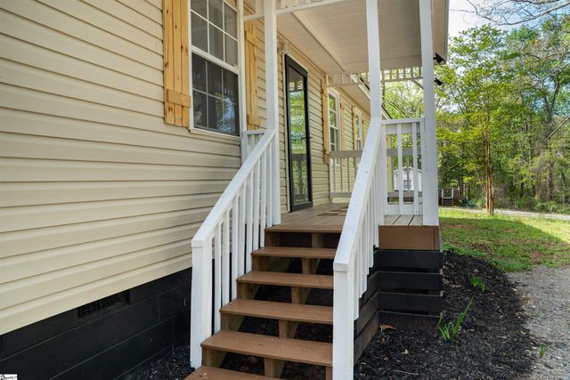 209 Bushy Creek Road, Woodruff, SC 29388