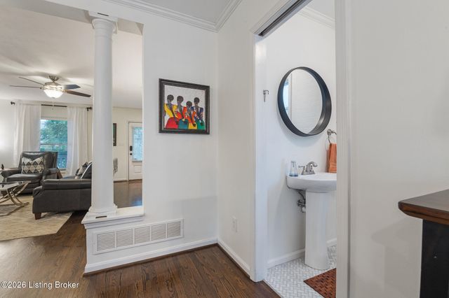 105 Marshall Dr, Louisville, KY 40207