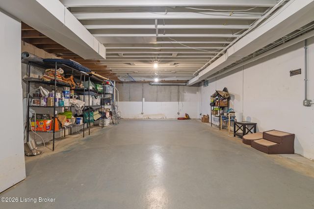 105 Marshall Dr, Louisville, KY 40207