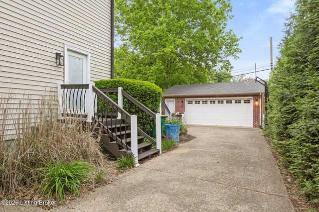 105 Marshall Dr, Louisville, KY 40207