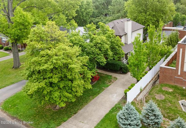 105 Marshall Dr, Louisville, KY 40207